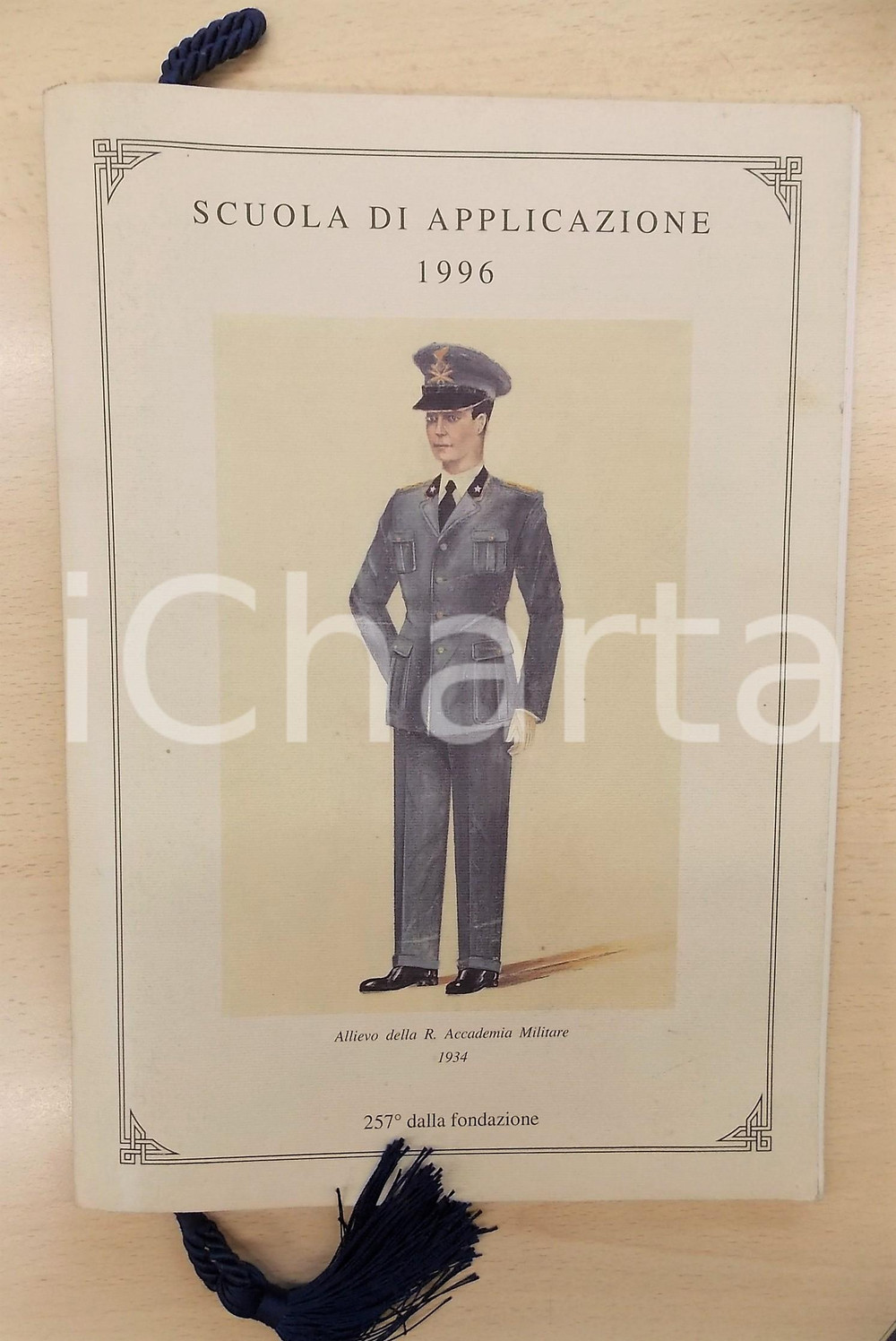1996 TORINO Scuola di Applicazione - Pubblicazione ILLUSTRATA con calendario Pubblicazione su carta pesante, illustrata, contenente annuario e calendario.Passamaneria originale. CONDIZIONI: G  PAGINE: 20FORMATO: 21x30 cm    originale e autentica 1