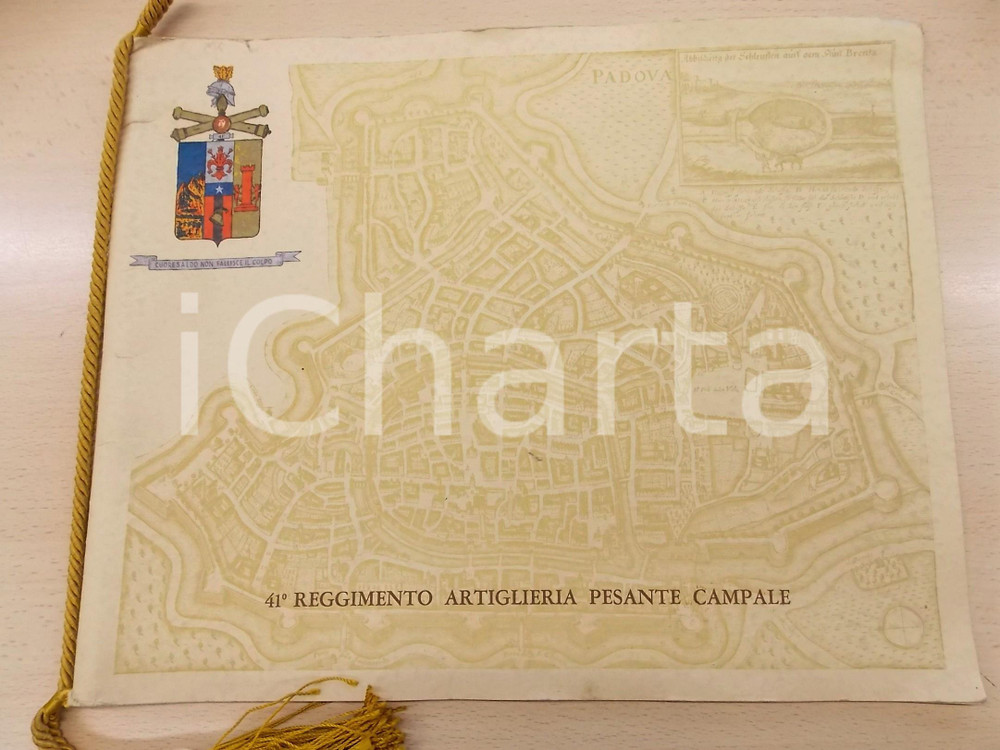 1973 41Â° Reggimento ARTIGLIERIA PESANTE CAMPALE - Calendario col. CAPONE Pubblicazione su carta pesante, illustrata, contenente annuario e calendario.Dedica autografa all'interno del comandante, col. Salvatore Capone.Passamaneria originale. CONDIZIONI: FAIR (lievi piegature) PAGINE: 4FORMATO: 35x27 cm    originale e autentica 1