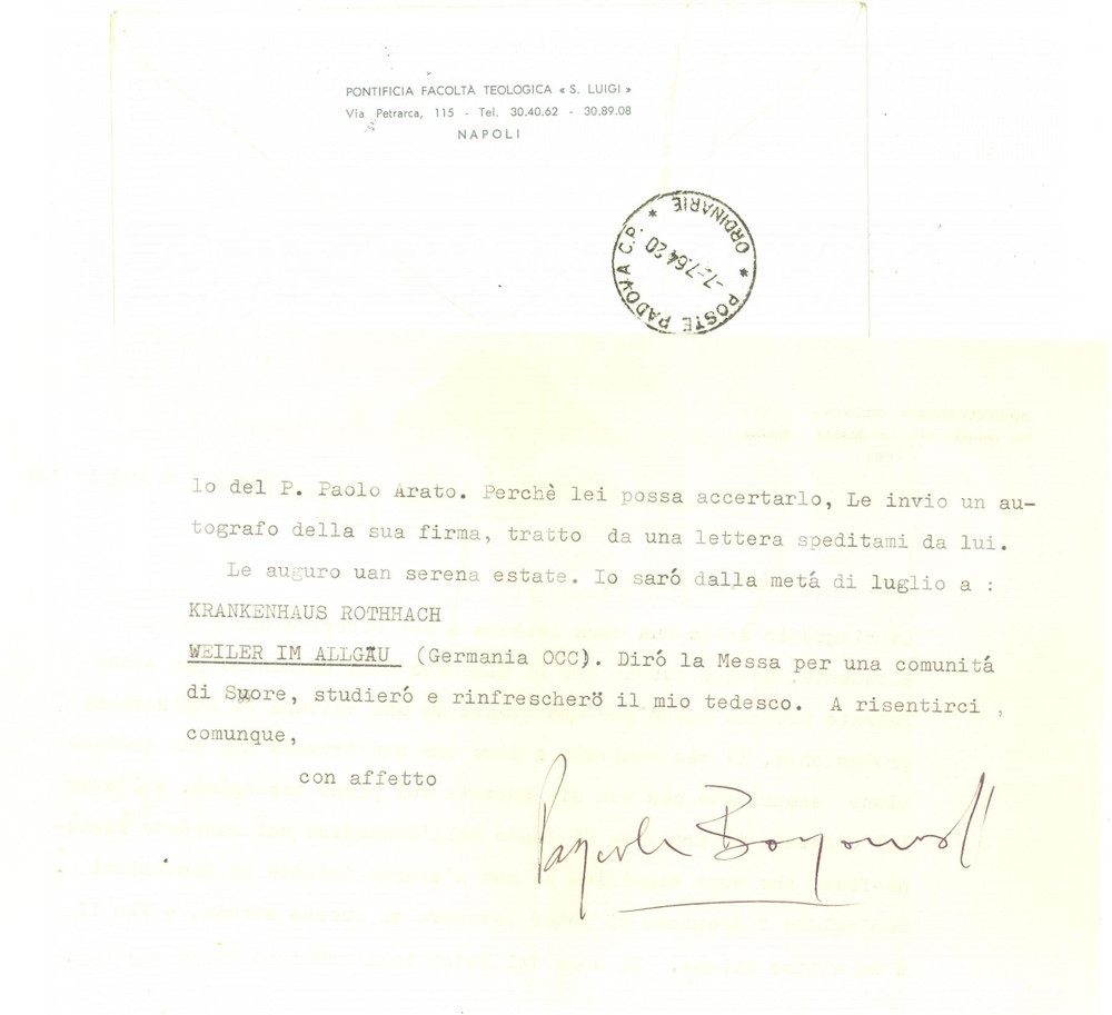 1964 NAPOLI Padre Pasquale BORGOMEO sul problema dell'Umanesimo - AUTOGRAFO Lettera dattiloscritta, con firma autografa di padre Pasquale Borromeo, che discute con un docente universitario in merito alla questione dell'Umanesimo e invia un frammento di lettera con messaggio di un collega.Su carta intestata della Pontificia Facolt&agrave; Teologica "S. Luigi" - Napoli.Busta viaggiata. PAGINE: 1 (2 facciate) + 1CONDIZIONI: FAIR (piegature d'epoca)    originale e autentica 1