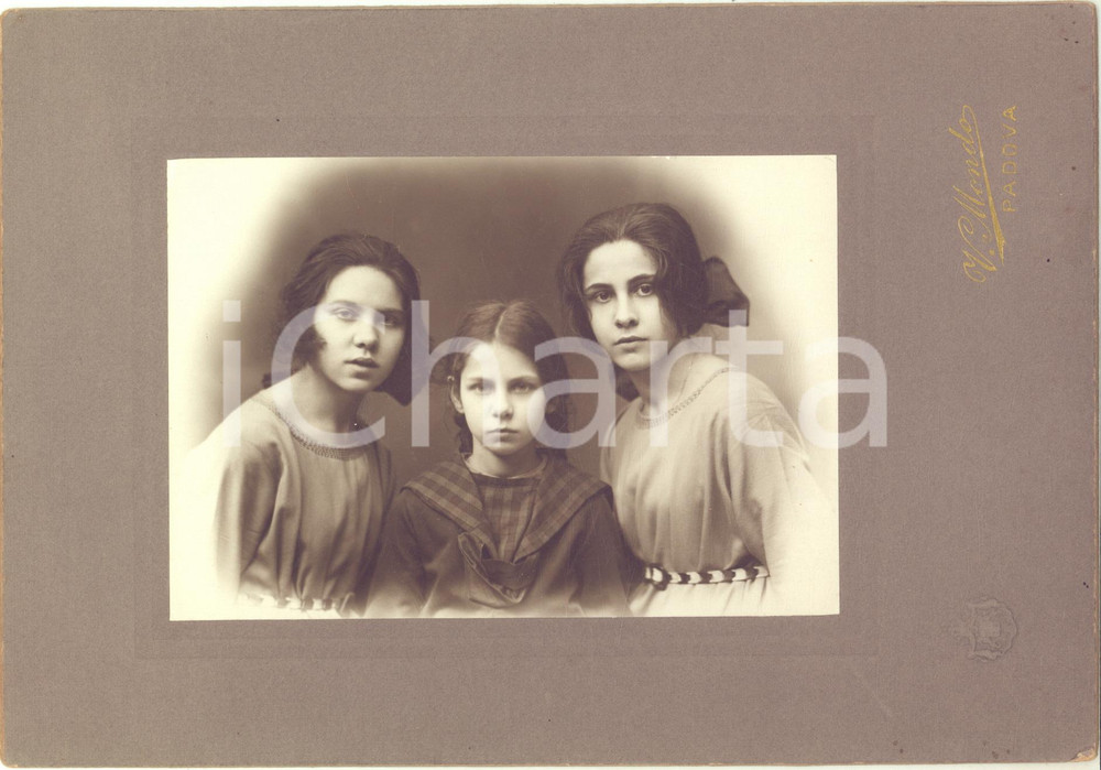 Fotografia d epoca originale 1910 ca PADOVA Ritratto di tre sorelle  Foto Vincenzo MONDO 24x17 cm 1