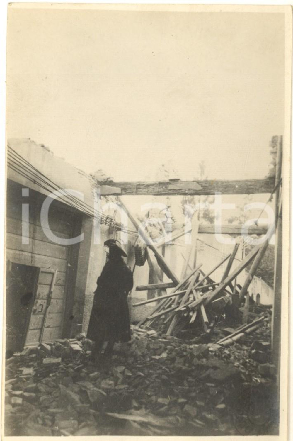 1917 WW1 PADOVA Bombardamenti austriaci - Casa in via RIALTO - Foto ANIMATA