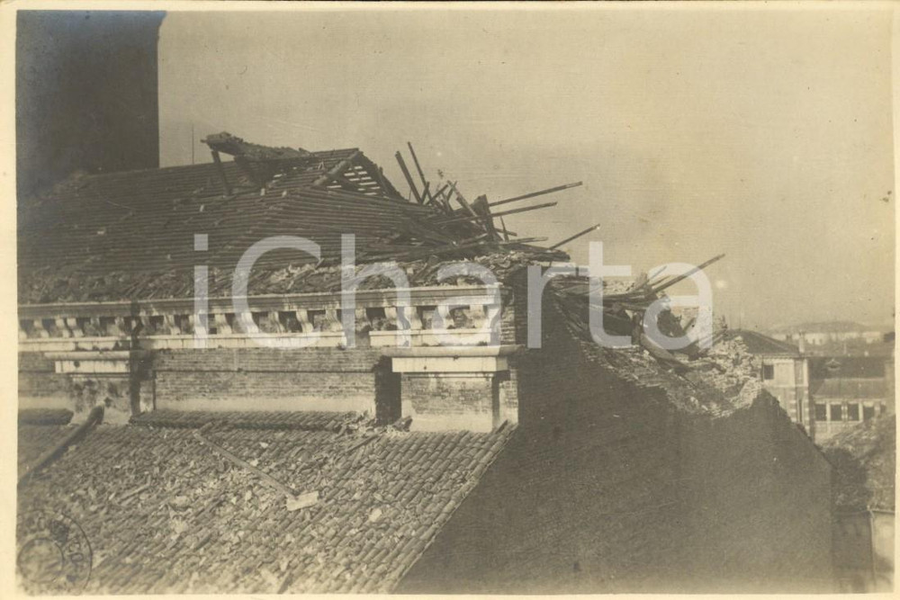 Fotografia d epoca originale 1917 WW1 PADOVA Bombardamenti austriaci  Tetto del Duomo  Foto 13x9 cm 1
