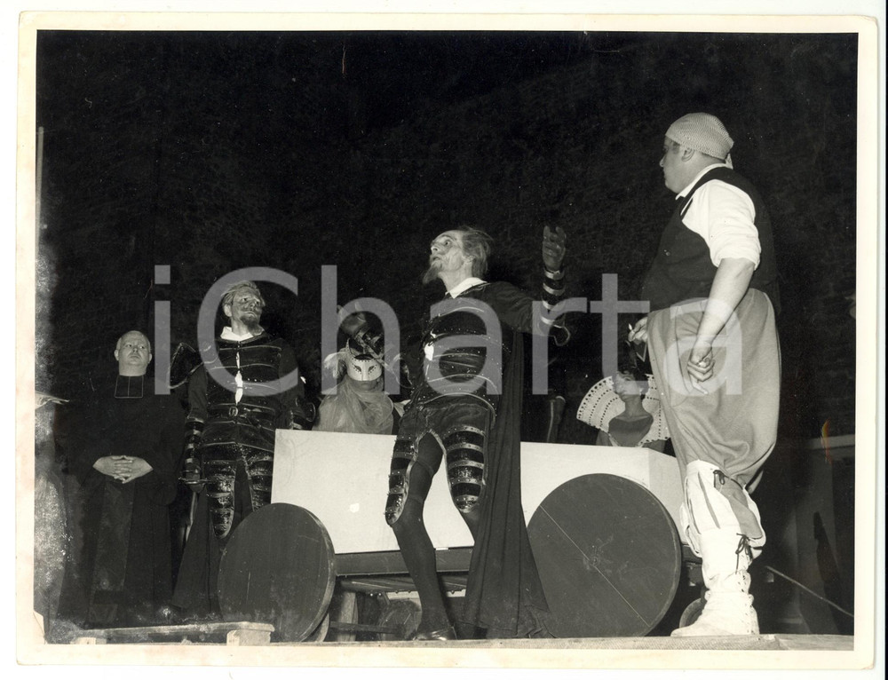 Fotografia d epoca originale 1968 TEATRO SAINTMALO Hernani Compagnia Marcel LUPOVICI in scena  Foto 24x18 1