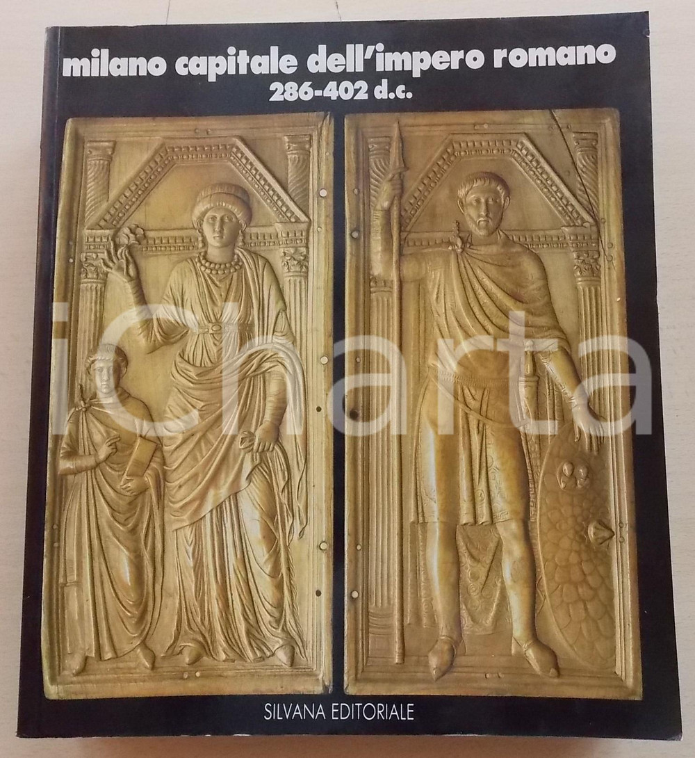 1990 Milano capitale dell'Impero Romano 286-402 d.C. - Ed. SILVANA *Catalogo Catalogo della mostra allestita a Palazzo Reale a Milano dal 24 gennaio al 22 aprile 1990.EDITORE: Silvana Editoriale - MilanoPAGINE: 562 CONDIZIONI:FAIR/discreto lievi tracce d'uso, minima sbrecciatura in copertinaFORMATO: 25x28 cm originale e autentica 1
