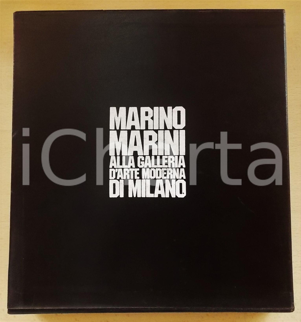1975 ca MILANO Mercedes PRECERUTTI GARBERI Marini alla Galleria d'Arte Moderna Volume con numerose illustrazioni b/n, brossura editoriale in similpelle, con cofanetto illustrato. Catalogo della mostra allestita alla Civica Galleria d'Arte Moderna di Milano. EDITORE: Comune di Milano PAGINE: 180 ca  DIMENSIONI: 22x24 cm CONDIZIONI: G (ma minime gualciture al cofanetto)    originale e autentica 1
