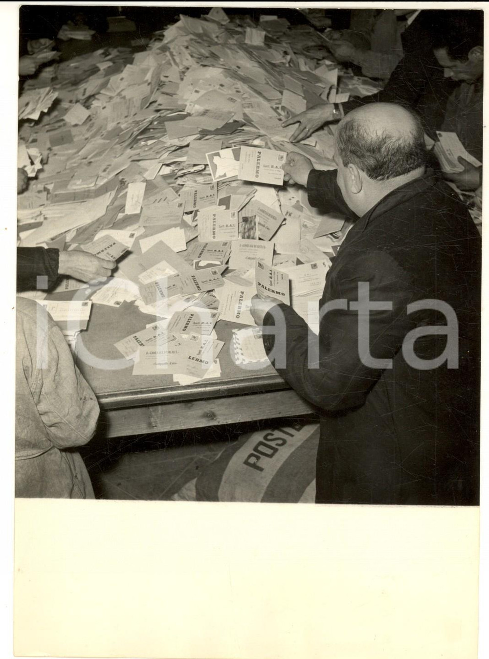 1955 PALERMO POSTE Partenza delle cartoline "Campanile d'oro" - Foto 13x18 cm
