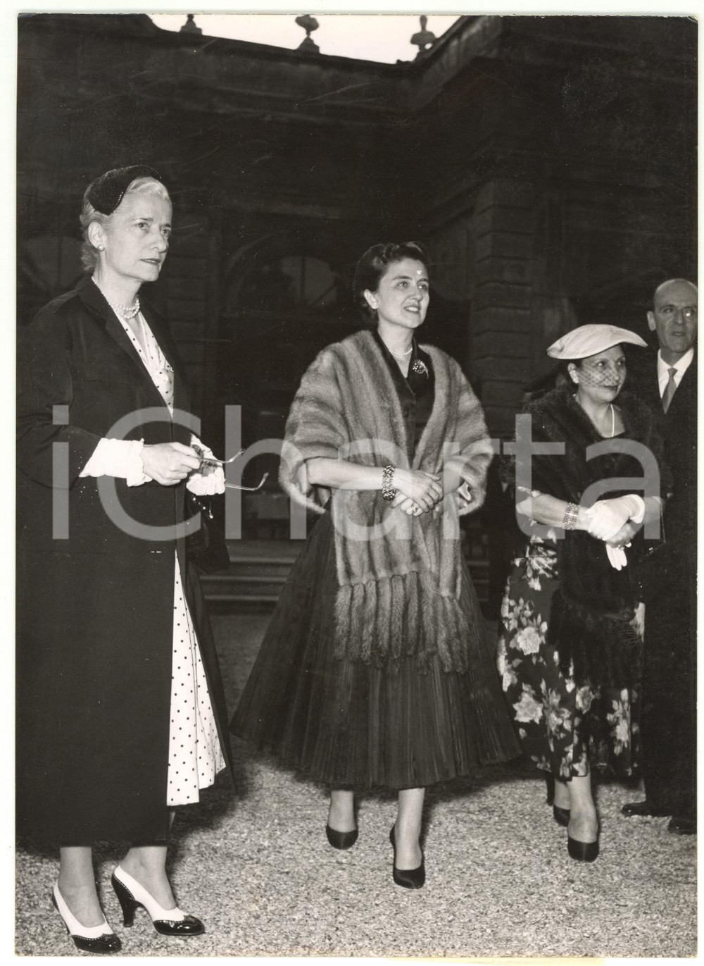 2 giugno 1955 ROMA Quirinale - Carla BISSATINI GRONCHI in pellicciotto *Foto
