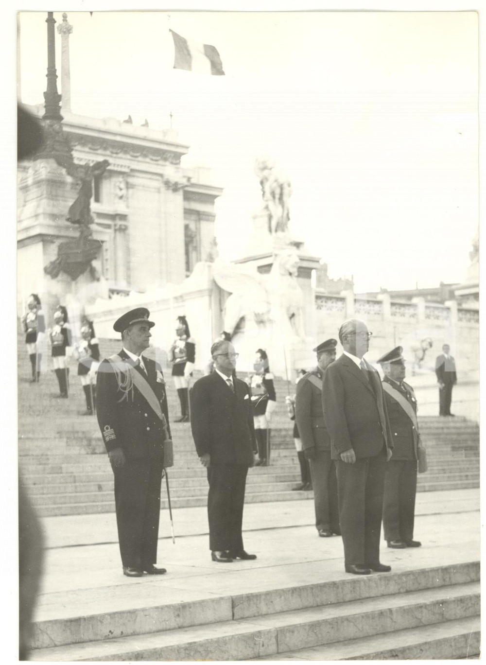 1959 ROMA Giovanni GRONCHI durante le celebrazioni del 4 novembre - FOTO 19x18