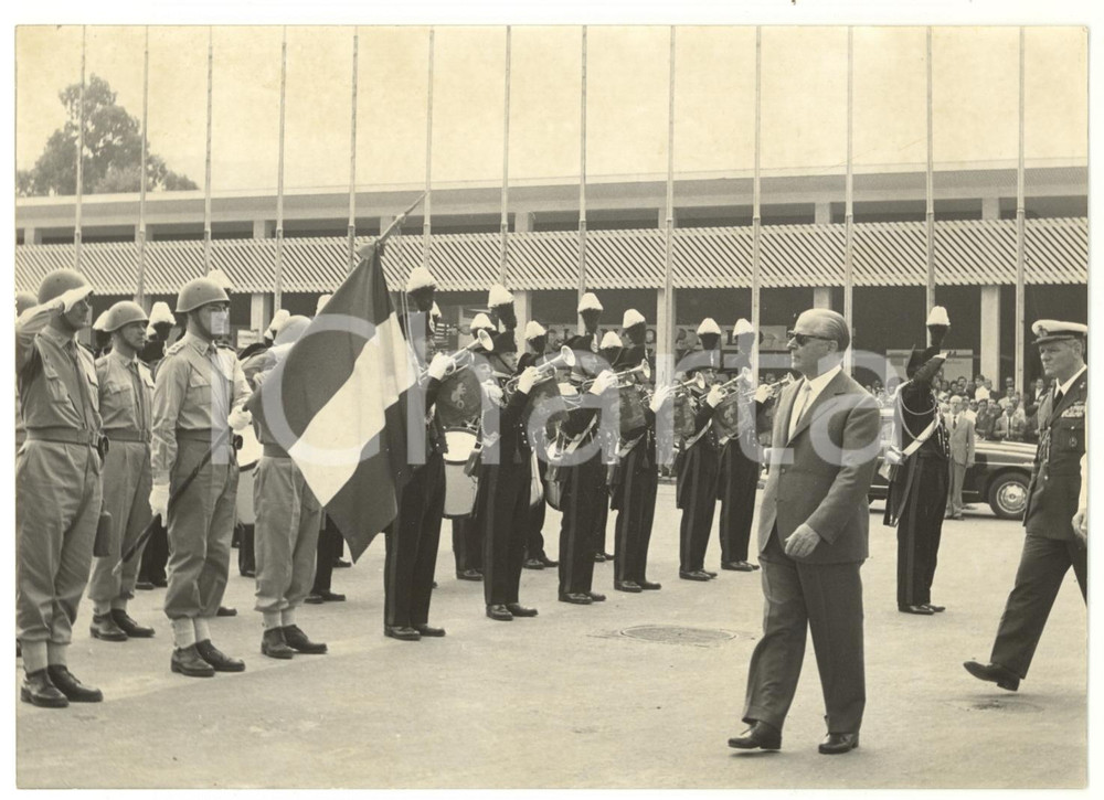 1960 NAPOLI 3^ Fiera della Casa - Giovanni GRONCHI assiste alla parata *Foto