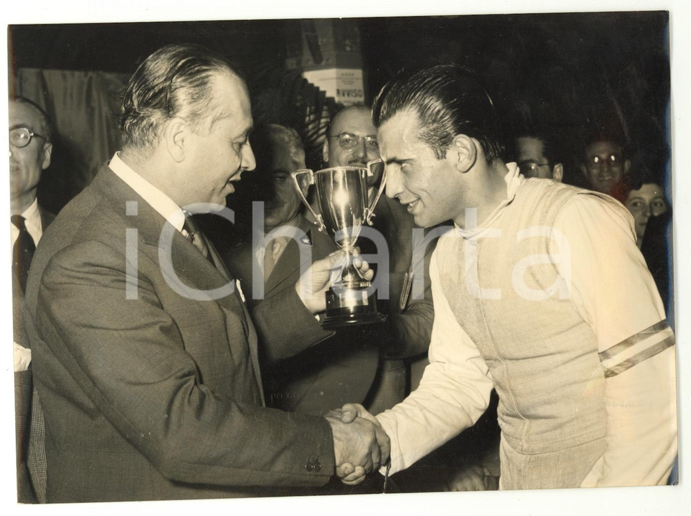1950 ca BOLOGNA Torneo di FIORETTO ELETTRICO - Premiazione di József GYURICZA