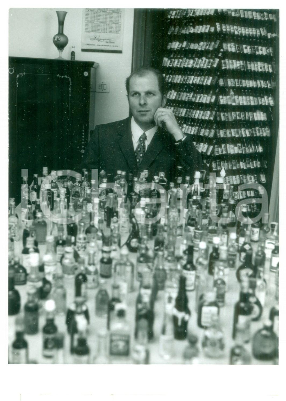 1971 MONTICELLI D'ONGINA Collezionista bottiglie di liquore mignon - Foto 13x18