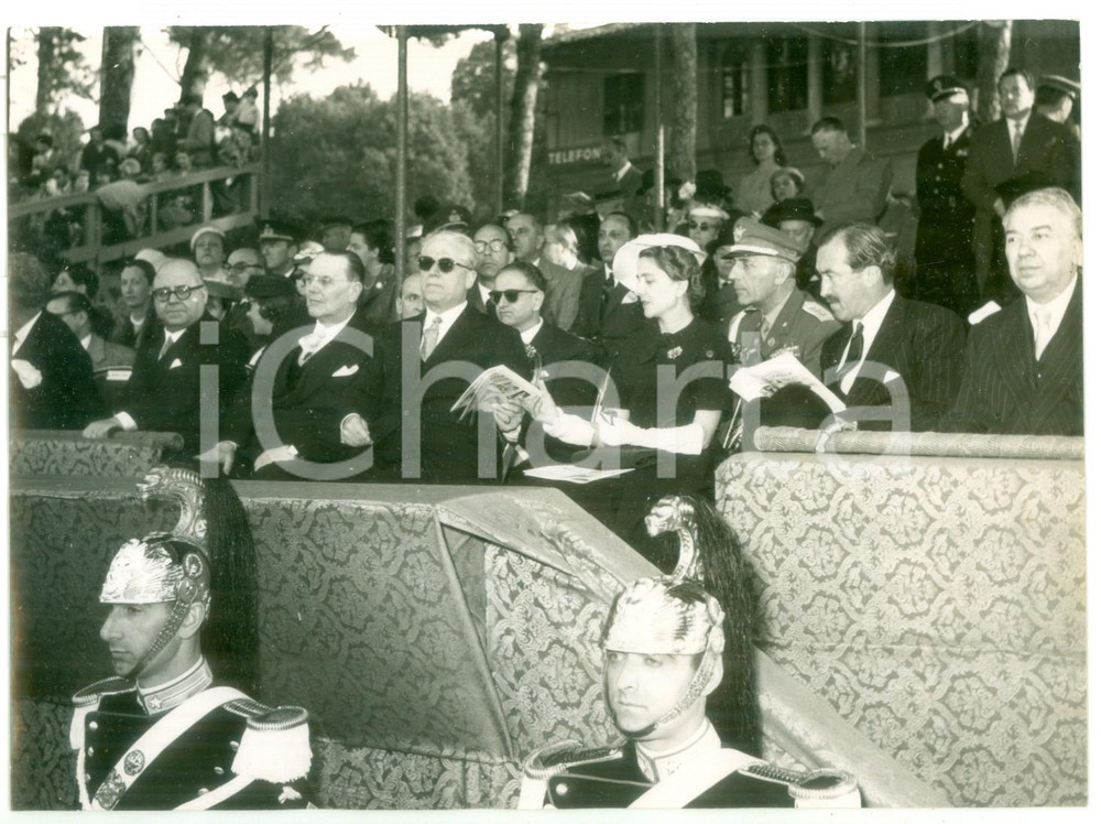 1956 ROMA - IPPICA Giovanni GRONCHI assiste alla Coppa delle Nazioni - Foto 