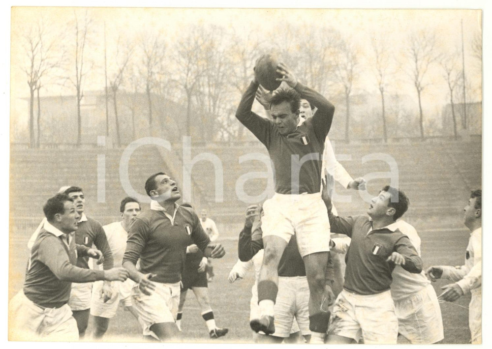 1957 ARENA DI MILANO - RUGBY A 15 ITALIA-GERMANIA 8-0 - Ricezione del pallone