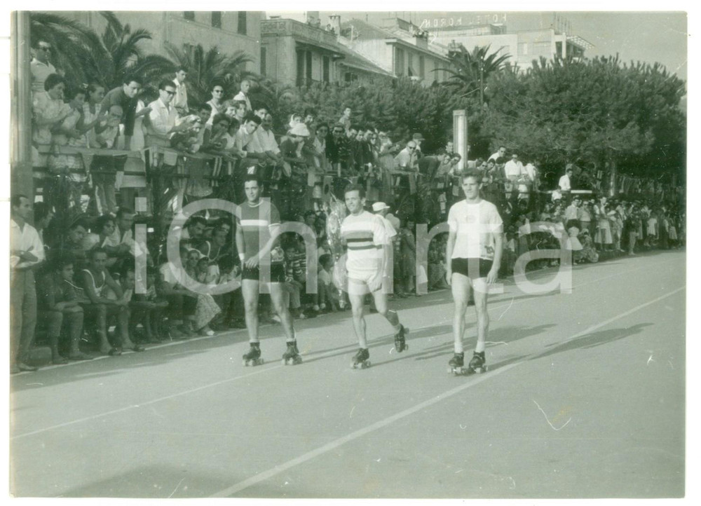 1958 FINALE LIGURE Pattinaggio corsa 10000 m - Giro d'onore di Sergio ROSSI