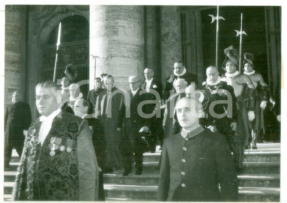 1955 ROMA Giovanni GRONCHI in udienza da PIO XII - Corteo esce dal Palazzo *Foto