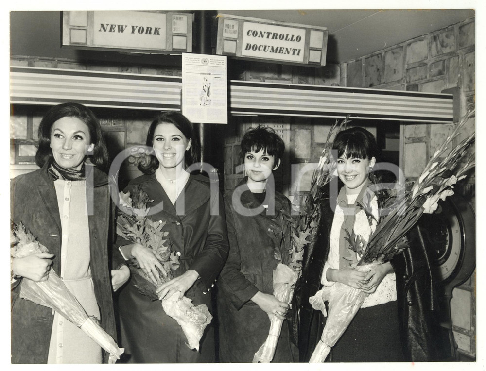 1967 MILANO Malpensa - Arrivo modelle russe durante la Settimana Sovietica *Foto