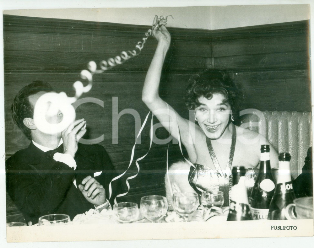 1955 SAINT VINCENT Veglione del Cinema - Cosetta GRECO festeggia l'anno nuovo