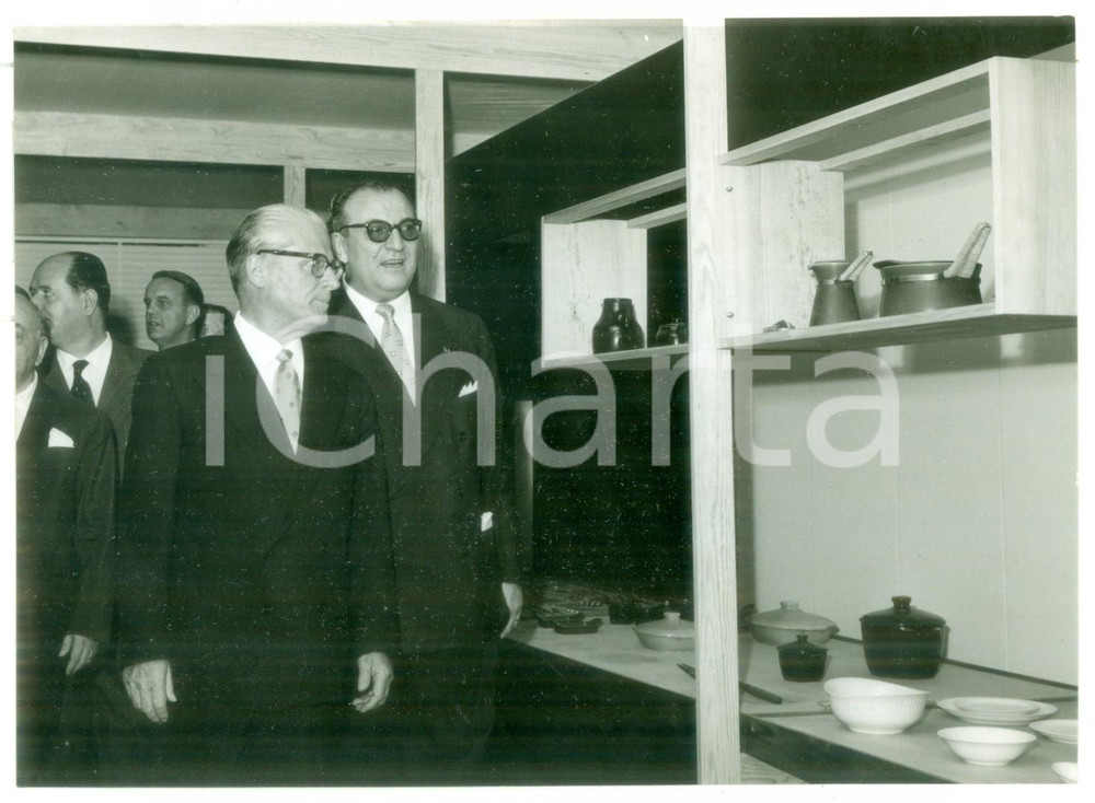 1957 MILANO Giovanni GRONCHI inaugura la XI TRIENNALE *Fotografia 18x13 cm