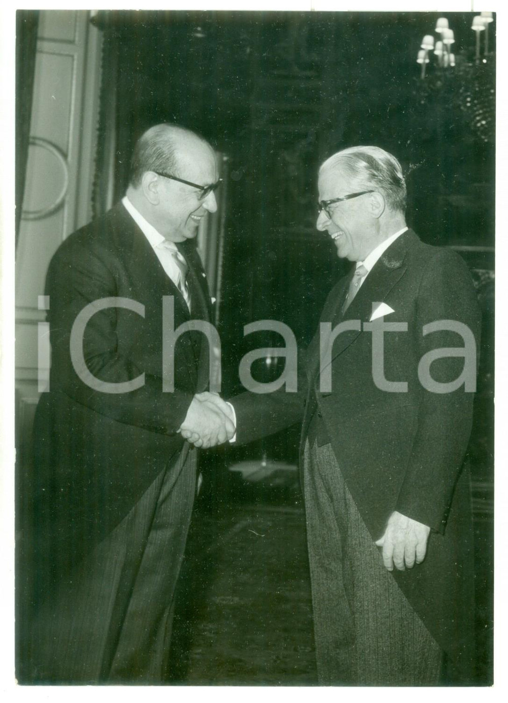 1957 ROMA Giovanni GRONCHI accoglie ambasciatore Antonio PENAHERRERA MANTILLA