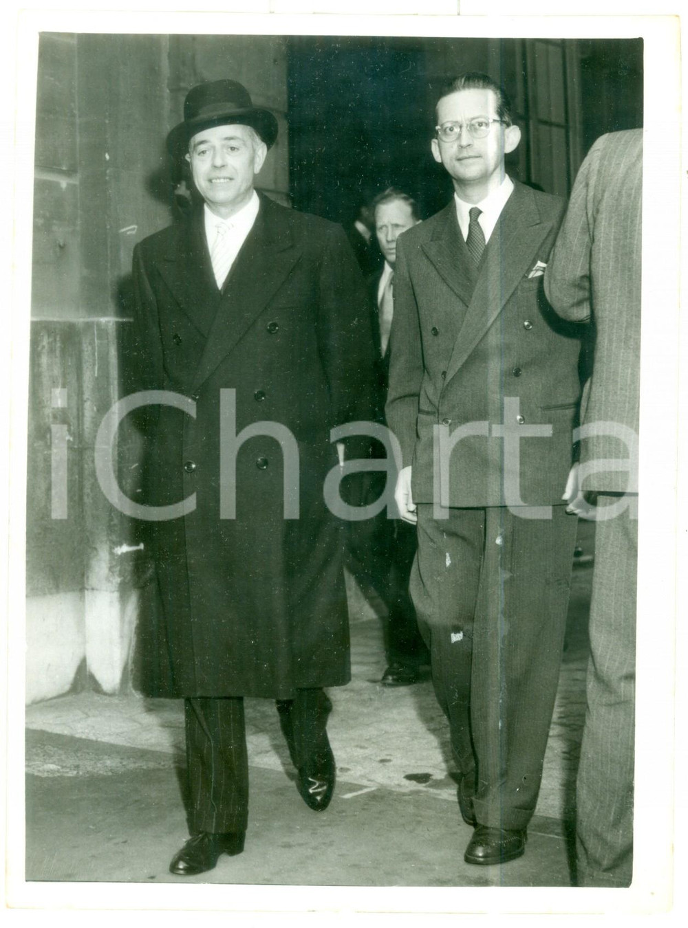 1954 LONDON Nine-Power Conference - Gaetano MARTINO leaving Lancaster House 
