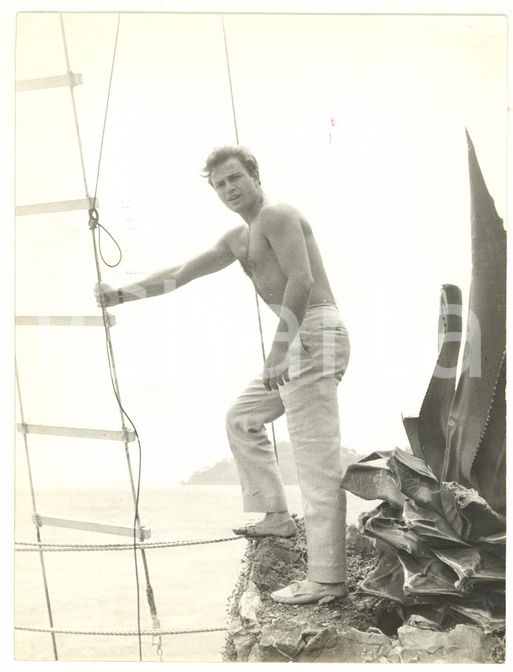 1958 SANTA MARGHERITA LIGURE Ennio GIROLAMI sul set di "Racconti d'estate" 