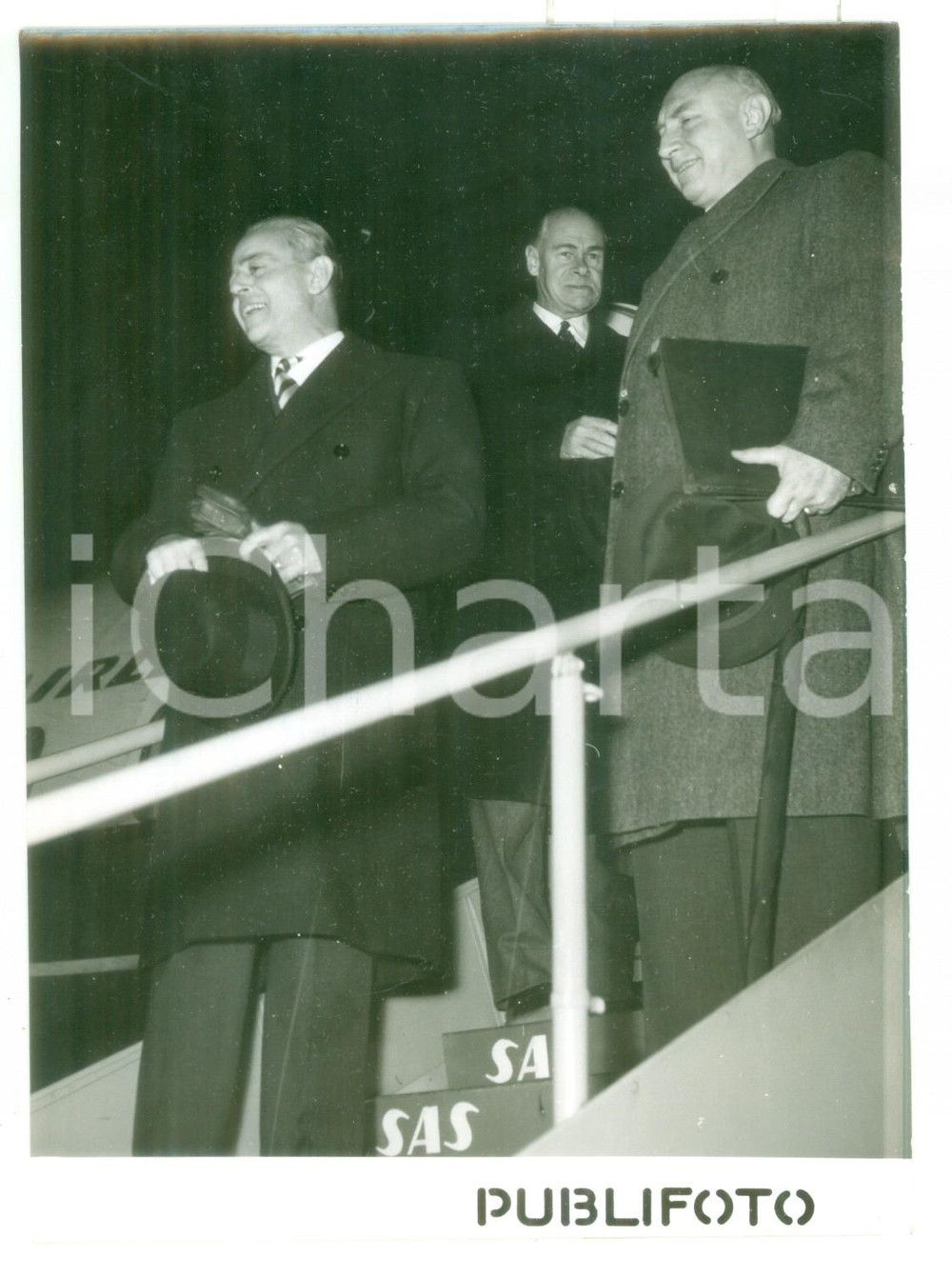 1955 ROMA Aeroporto Ciampino - Gaetano MARTINO in partenza per KARACHI *Foto