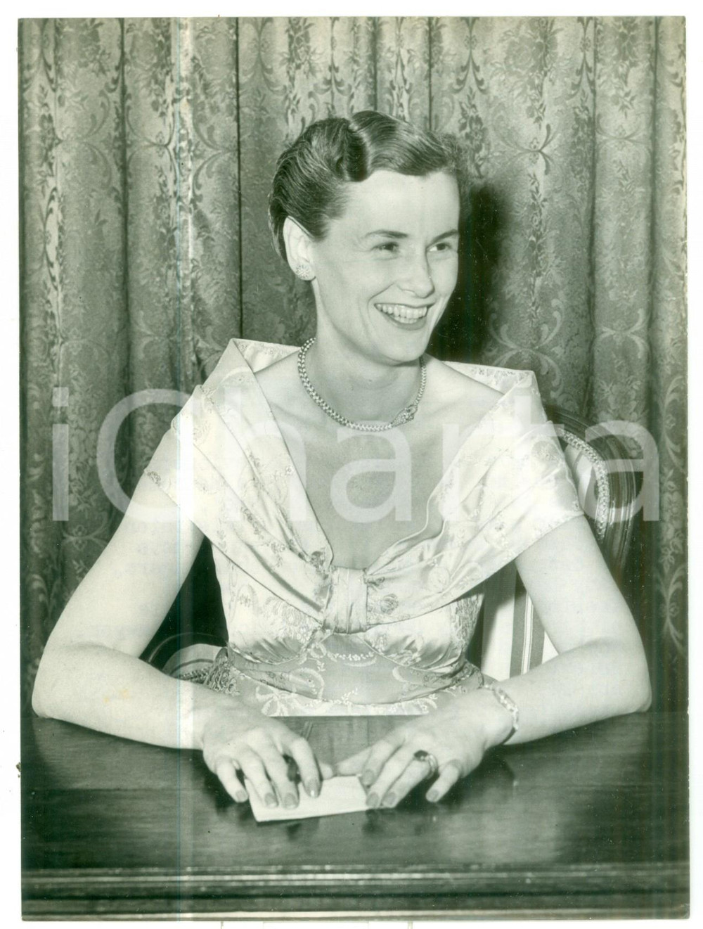 1953 COSSINGTON CBS Lady Isobel BARNETT newcomer of the panel "What's my line?"