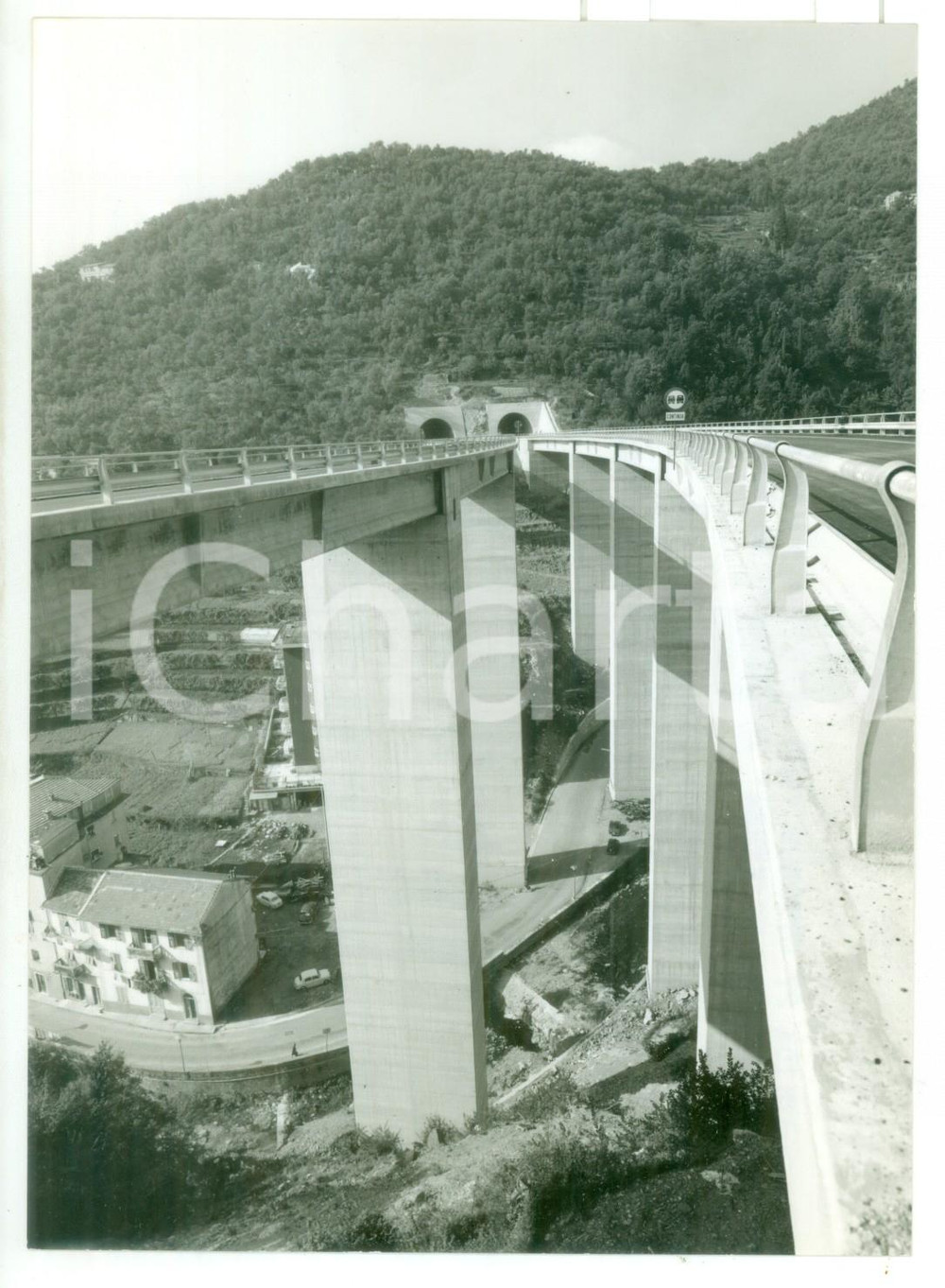 1968 AUTOSTRADA RAPALLO - CHIAVARI Veduta del viadotto di SAN FRANCESCO *Foto Fotografia d'epoca con didascalia coeva al verso. CONDIZIONI: G FORMATO: 13x18 cm     originale e autentica 1