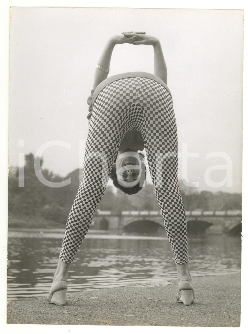 1958 LONDON Actress Kip VAN NASH limbering up in fun casual wear *Photo