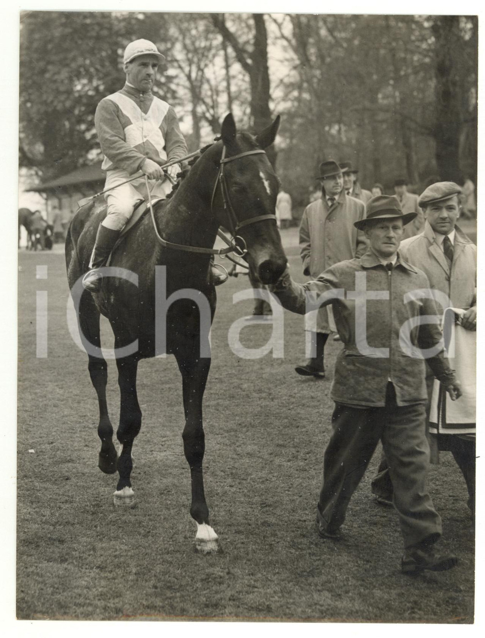 1954 SANDOWN PARK Rose Stakes - The winner Gordon RICHARDS on MABLEDON