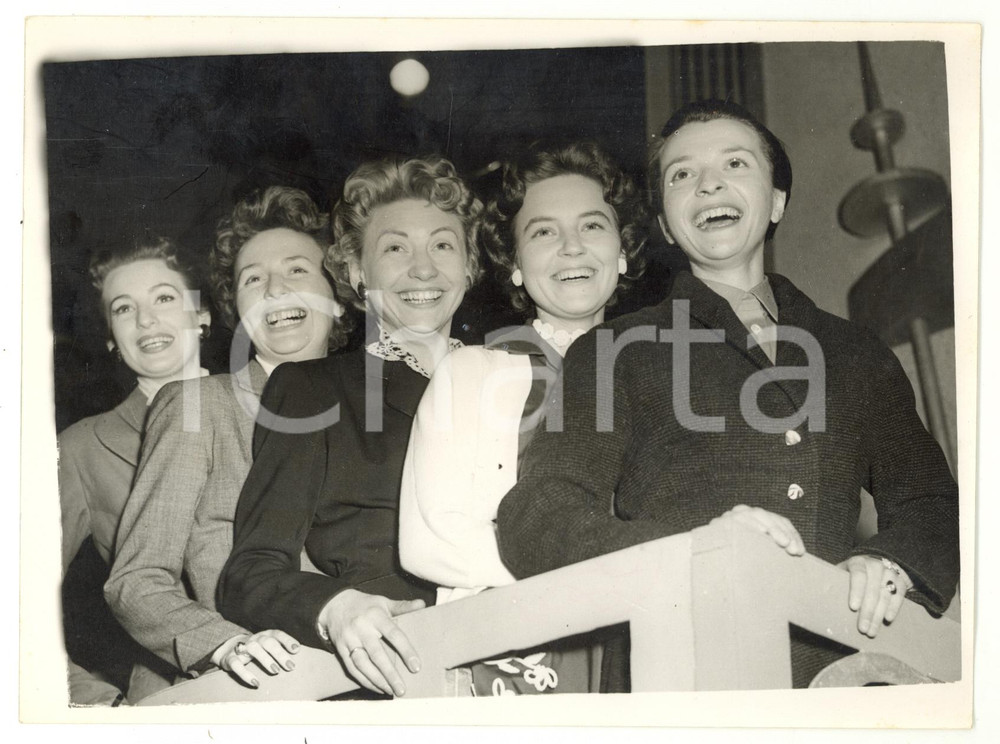 1954 LONDON Lime Grove - Speakerines from the Continental Television Services