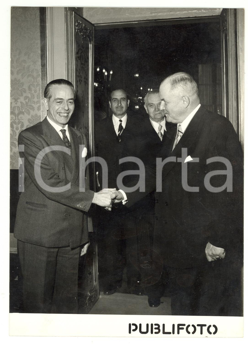 1954 ROMA Gaetano MARTINO riceve ministro dell'Agricoltura austriaco THOMA *Foto