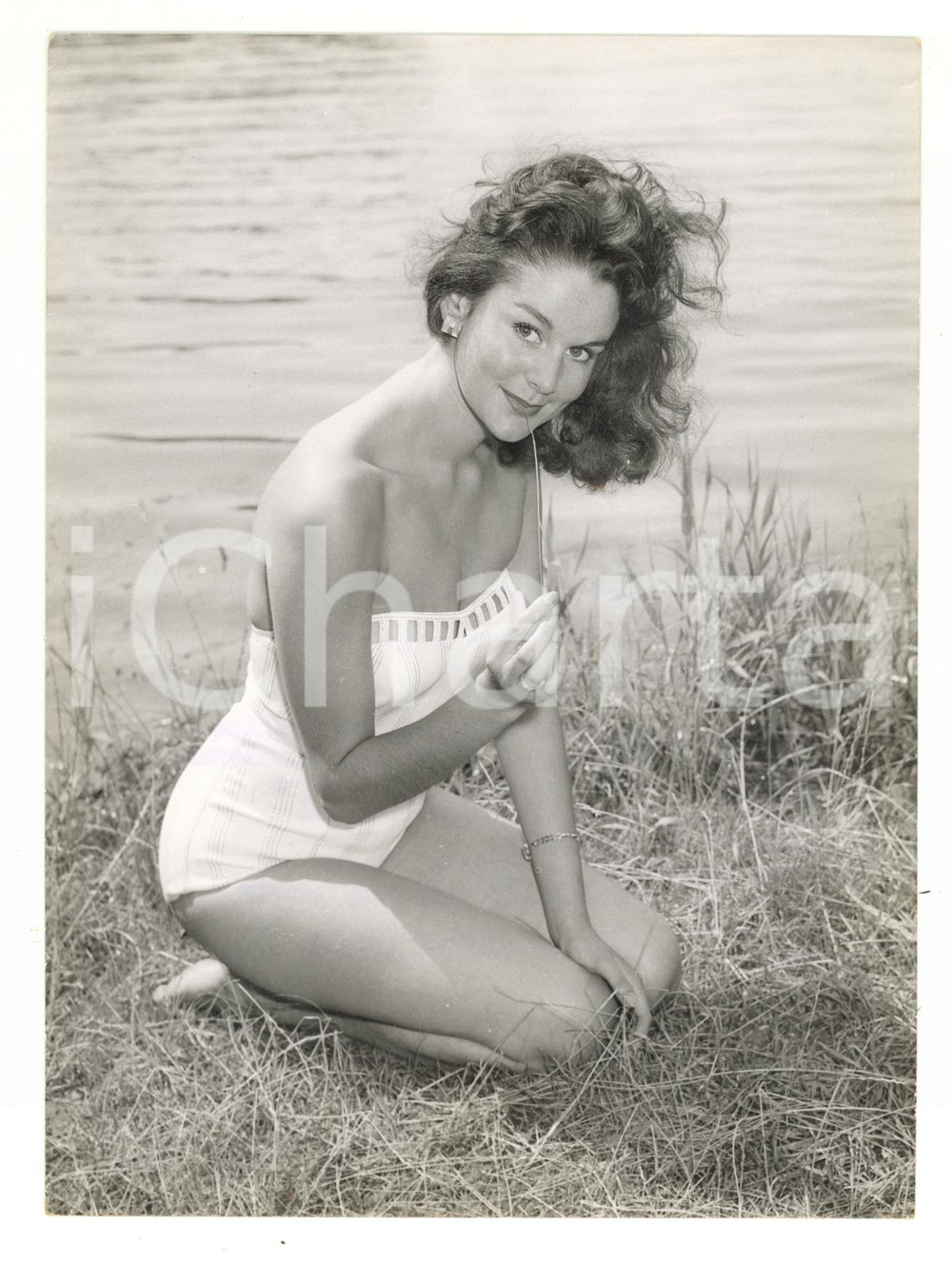 1958 RUISLIP LIDO Actress Christina GREGG in bathing suit *Photo 15x20