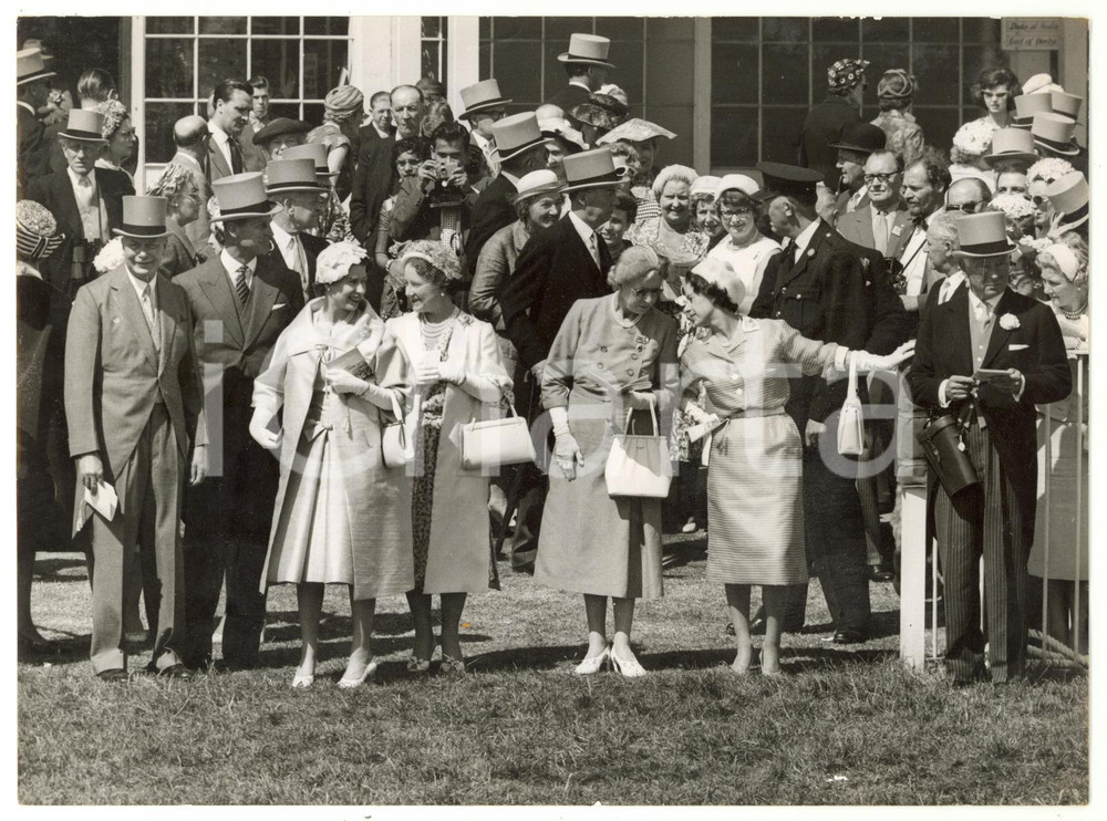 1959 EPSOM DERBY - ELIZABETH II with Queen Mother and Princess MARGARET *Photo