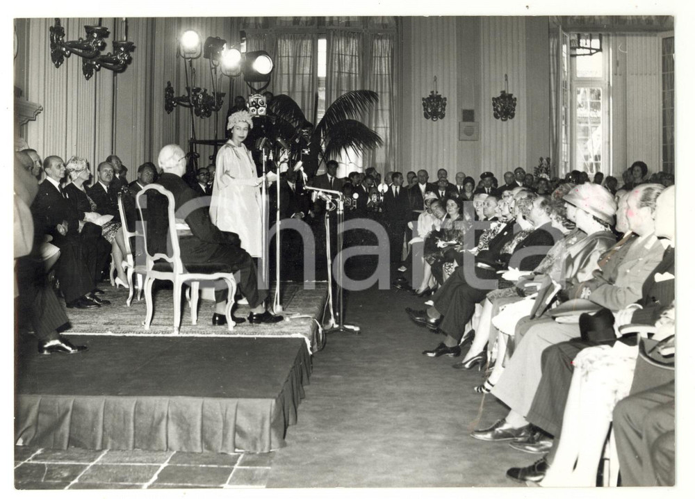 1961 TORINO - ELISABETTA II con il sindaco Amedeo PEYRON *Foto 13x18 cm