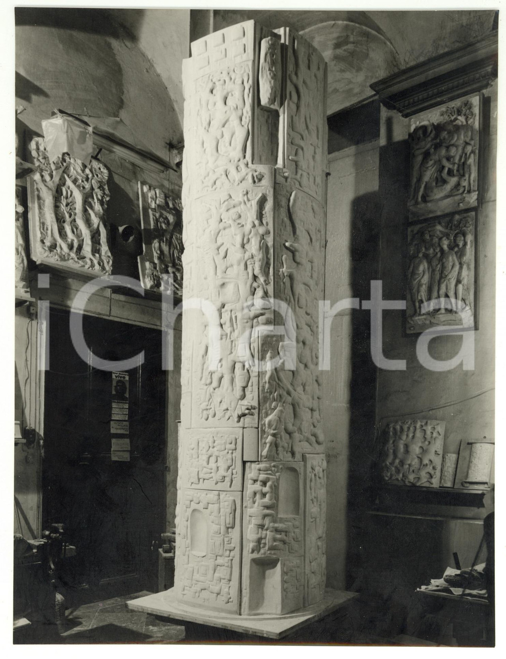 1960 ca ROMA (?) Museo archeologico - Sala con locandina CHE GUEVARA VIVE *Photo
