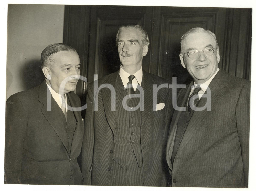 1953 LONDON Anthony EDEN with John FOSTER DULLES and George BIDAULT *Photo
