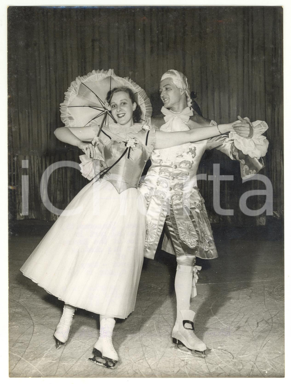1954 LONDON Leslie LUGG with Trixie MOSS playing in "The dancing years" *Photo