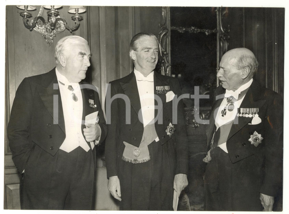 1956 LONDON Anthony EDEN with Robert MENZIES and Martin ATTLEE at The Dorchester