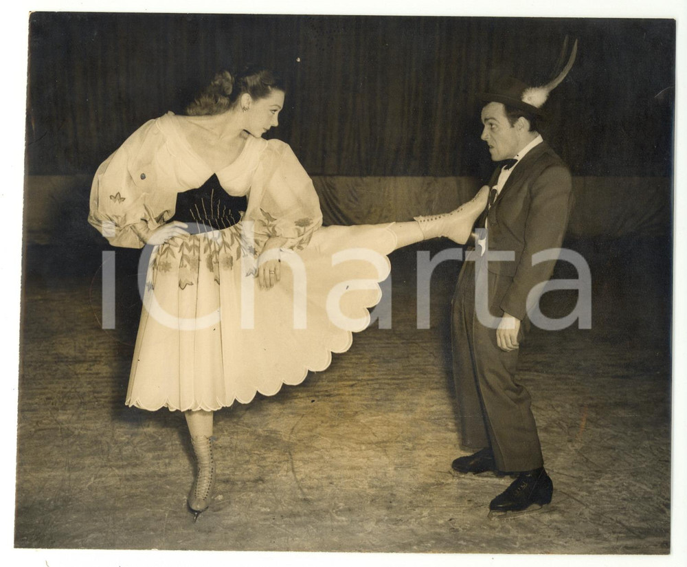 1954 LONDON Empress Hall "White Horse Inn on Ice" - BELITA and Max WALL *Photo