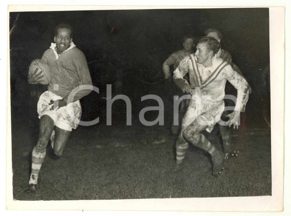 1953 LEIGH RUGBY LEAGUE Emmanuel McDONALD BAILEY clutching the ball