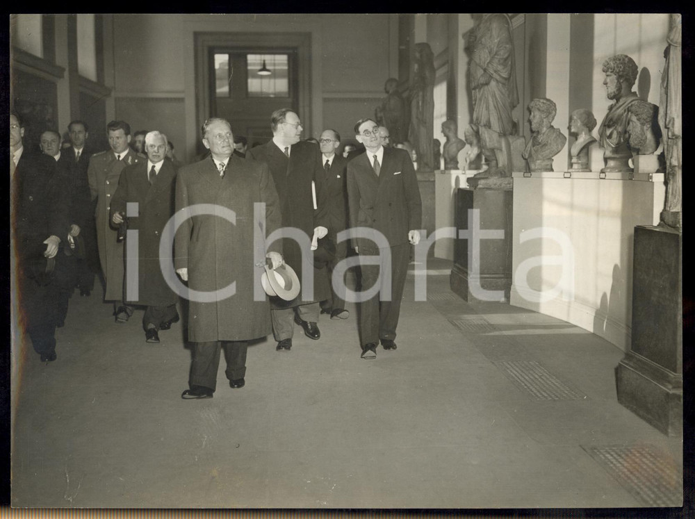 1953 LONDON Marshal Josip TITO visiting the British Museum *Photo 20x15
