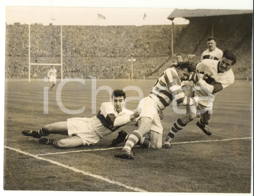 1956 LONDON RUGBY LEAGUE Halifax - St Helens - Thomas LYNCH stopped by B. HOWARD