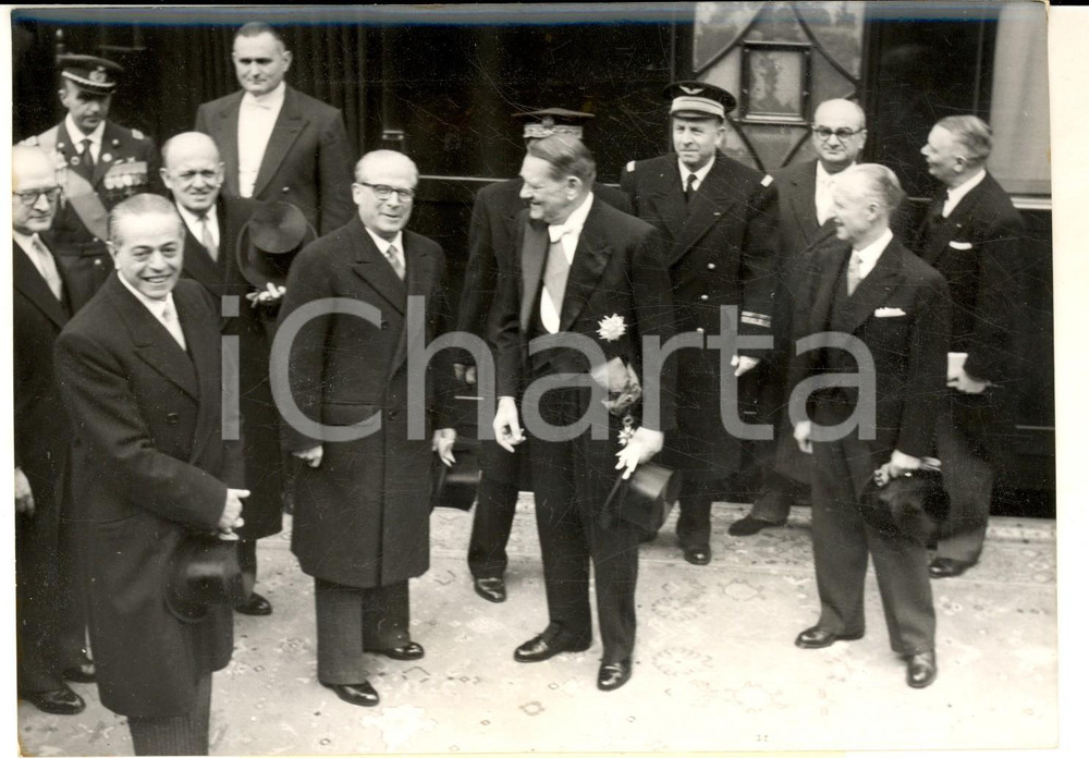 1956 PARIS Presidente Giovanni GRONCHI accolto da René COTY alla stazione *Foto