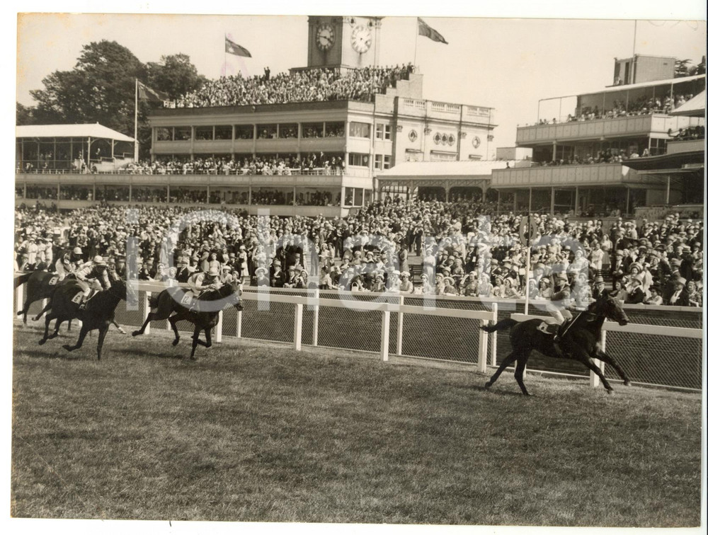 1957 WOKINGHAM STAKES Victory of DIONISO ridden by Edgar BRITT *Photo 20x15