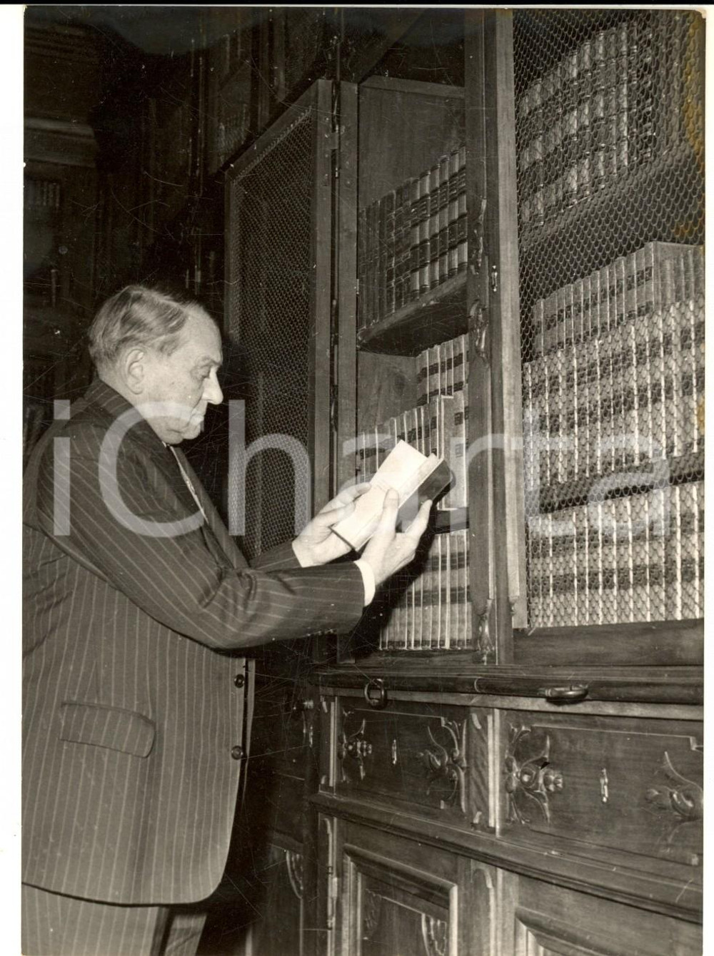 1954 CHATEAU DE VIZILLE Presidente René COTY nella biblioteca - Foto 13x18 cm