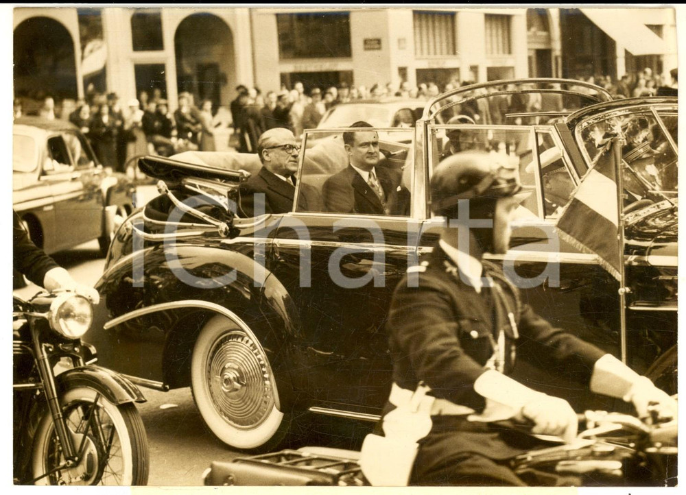 1956 PARIS Giovanni GRONCHI in automobile verso l'Eliseo - Foto 18x13 cm