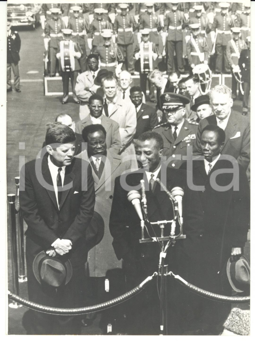 Fotografia d epoca originale 1962 WASHINGTON John F. KENENDY riceve Sylvanus OLYMPIO presidente del TOGO 1