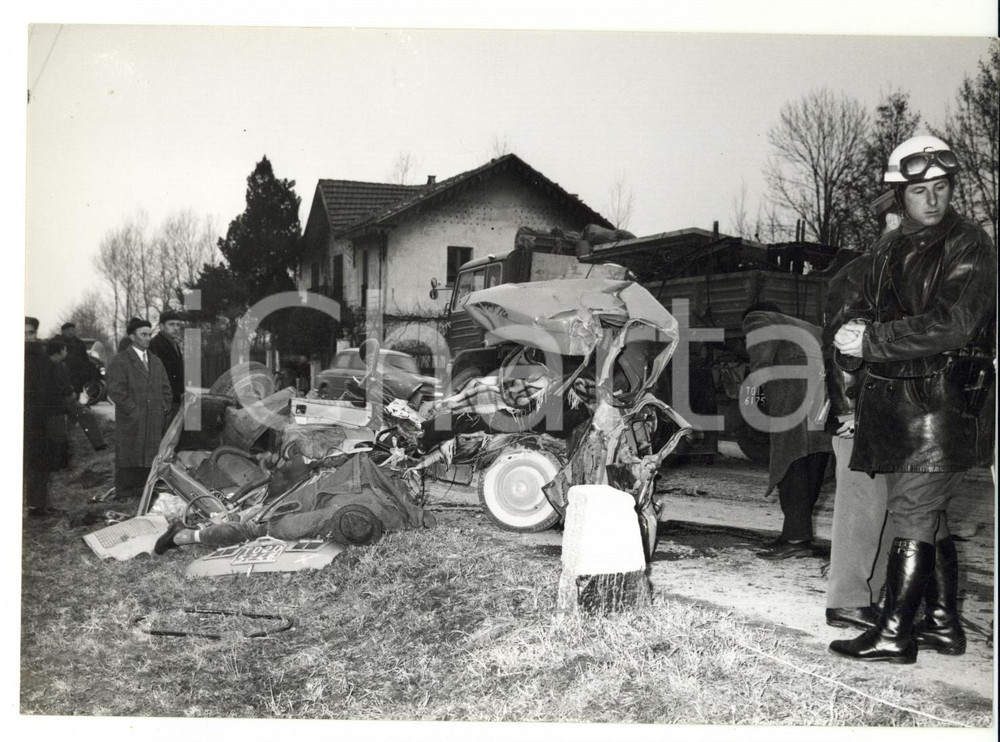 Fotografia d epoca originale 1960 CHIUSA DI SAN MICHELE  TORINO disastro stradale Foto 18x13 cm 1
