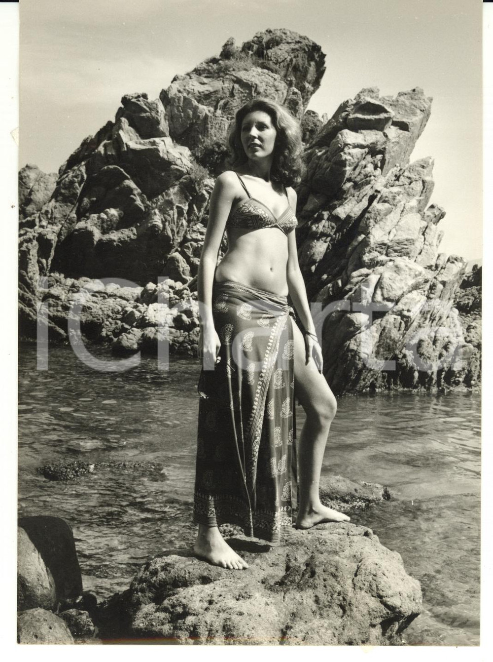 Fotografia d epoca originale 1971 CEFALU  Moda mare  Modella posa in bikini Foto 13x18 cm 1